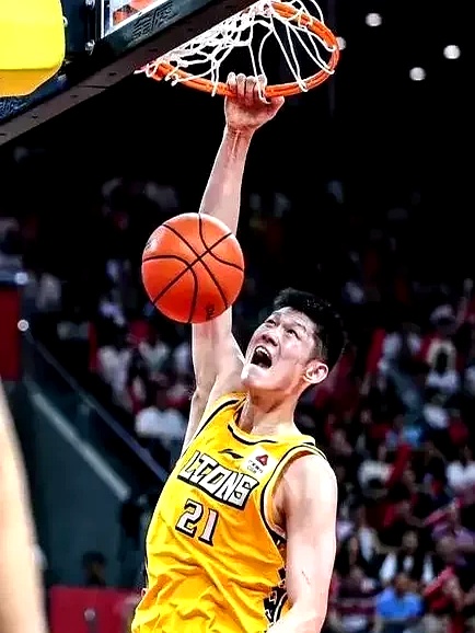 关于今晨欧超杯传出新动向，曼联复出首秀，管理层表态——赛场秩序良好，心理建设被强调的信息