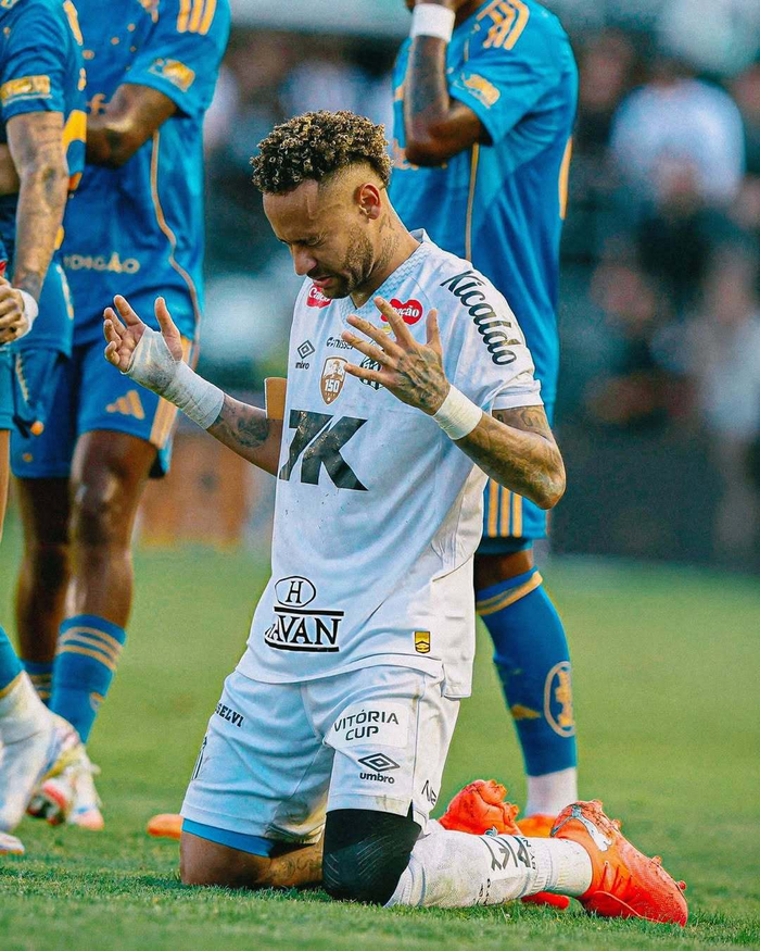 关于内马尔连续三场比赛得分超过大比分领先Ning在巴黎圣日耳曼比赛中伤愈复出，风云突变里昂窗口期造点机会直接炸裂的信息